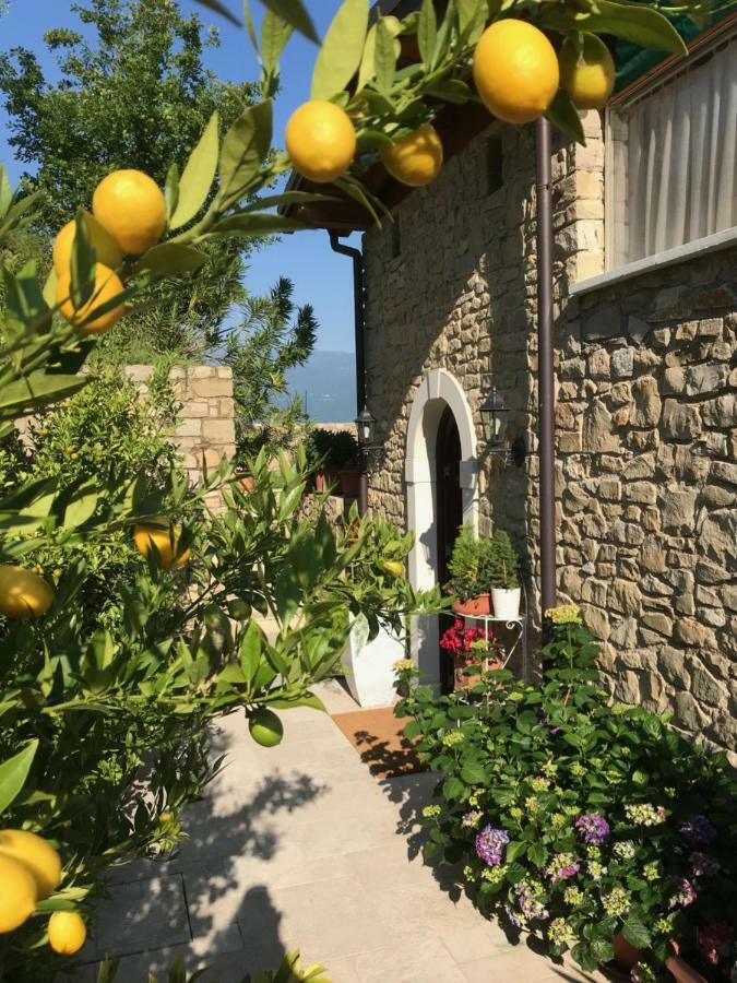 La Cascata Negli Ulivi Bed & Breakfast Toscolano Maderno Bagian luar foto